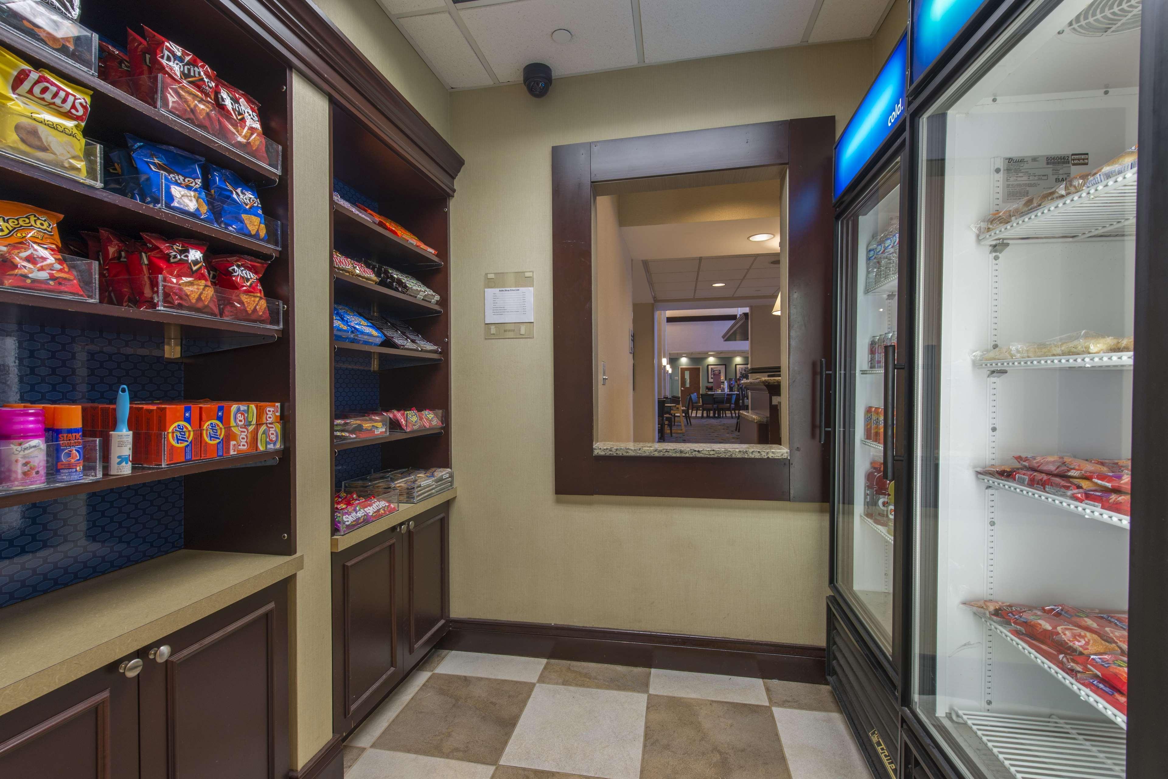 Hotel Hampton & Atlanta Airport West Camp Creek Pkwy College Park