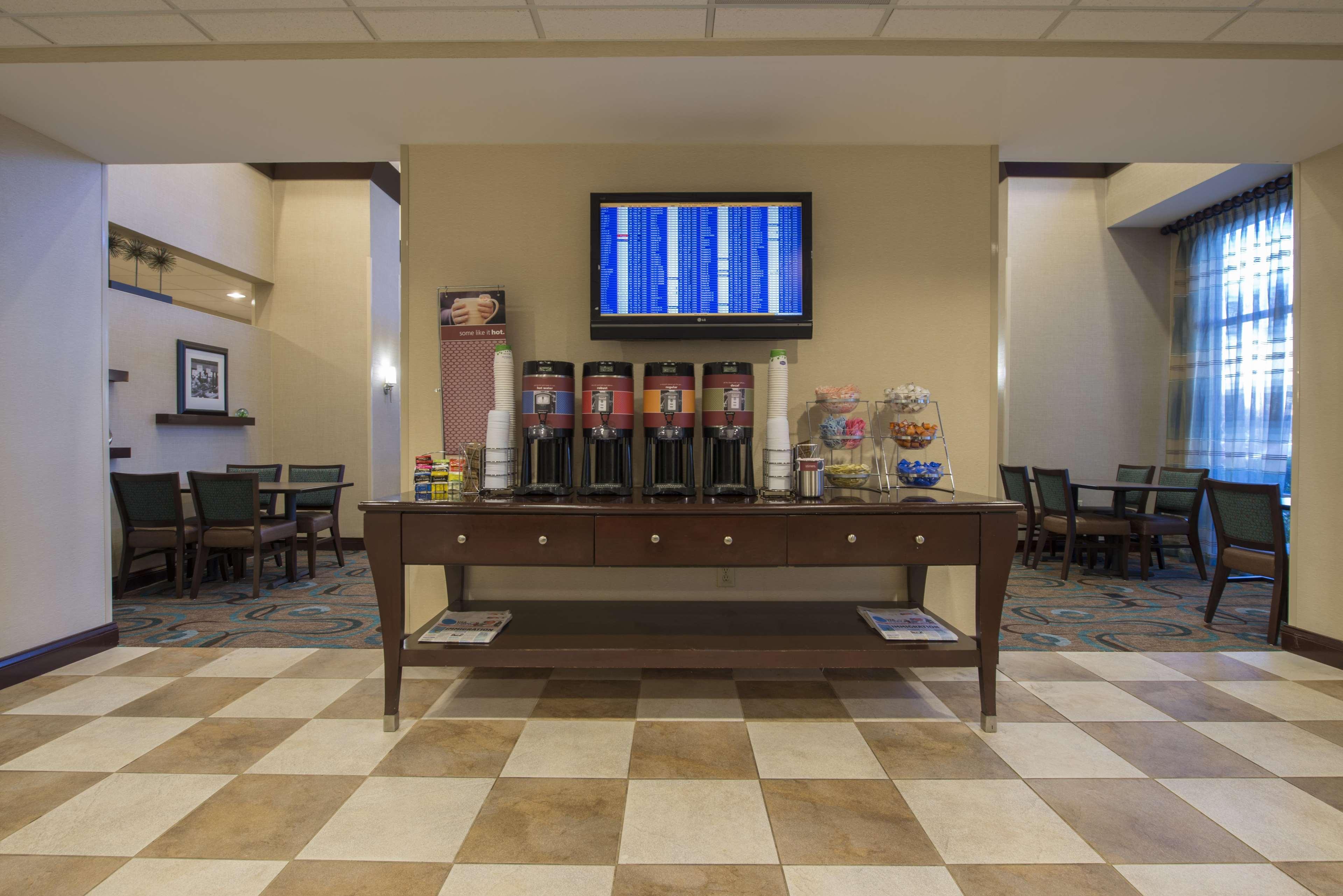 Hotel Hampton & Atlanta Airport West Camp Creek Pkwy