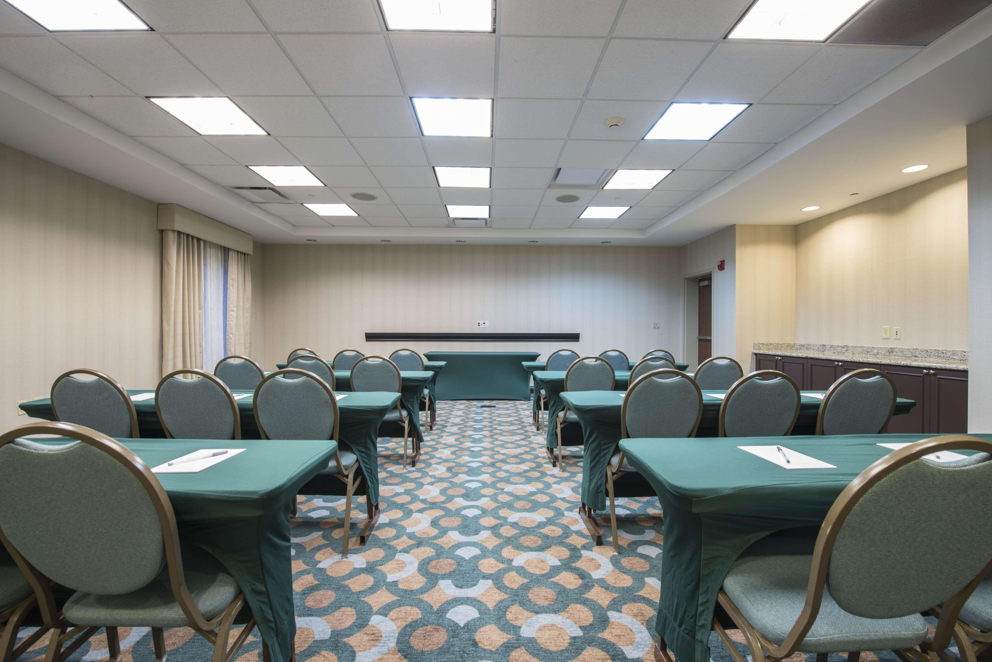 Hotel Hampton & Atlanta Airport West Camp Creek Pkwy College Park