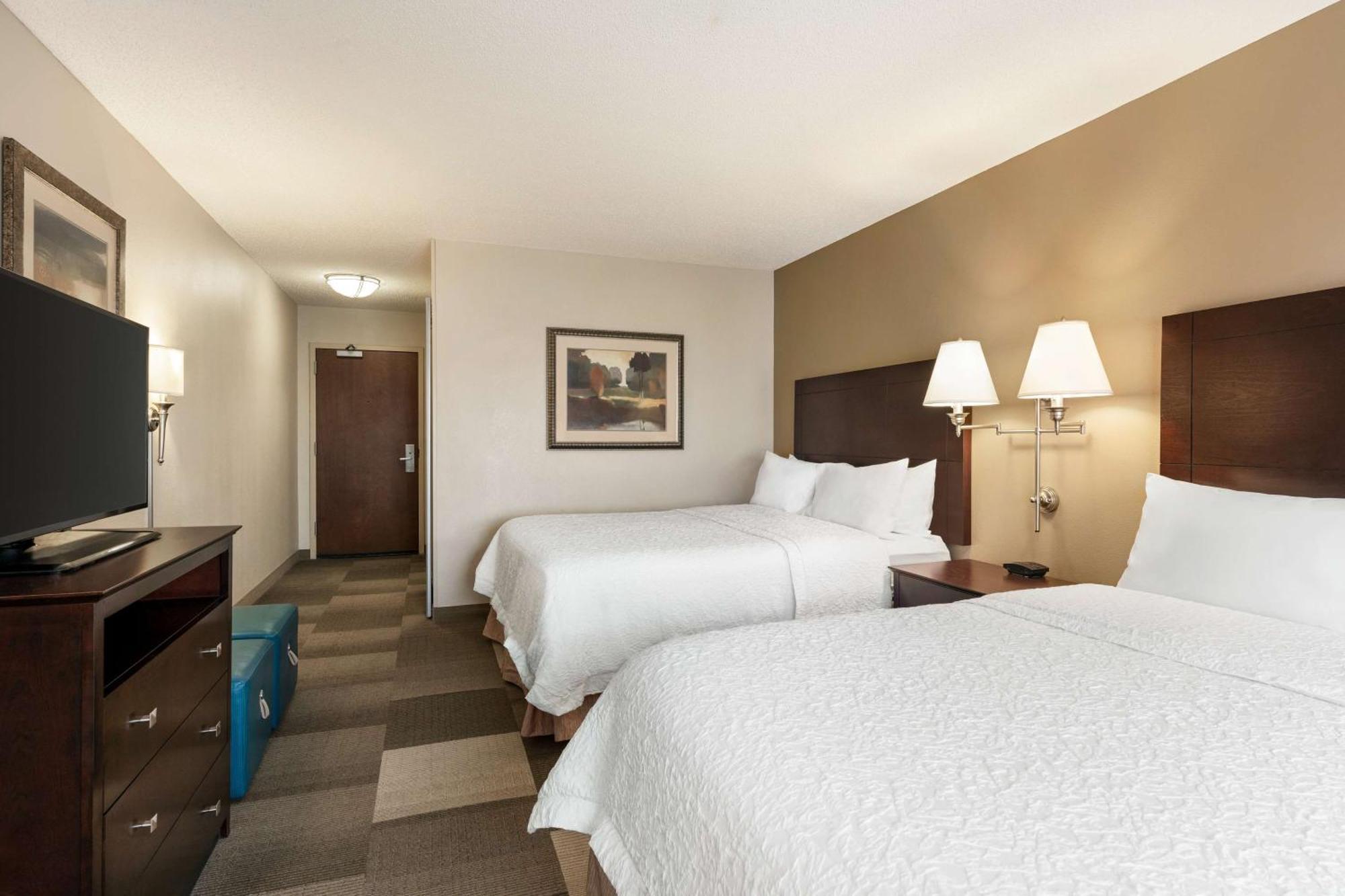 Hampton & Atlanta Airport West Camp Creek Pkwy Hotel College Park